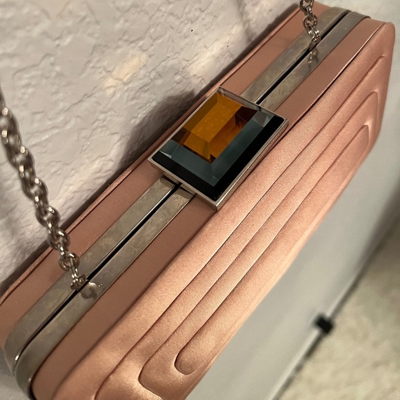 Sondra Roberts blush pink silk and satin blend clutch - Picture 3 of 16